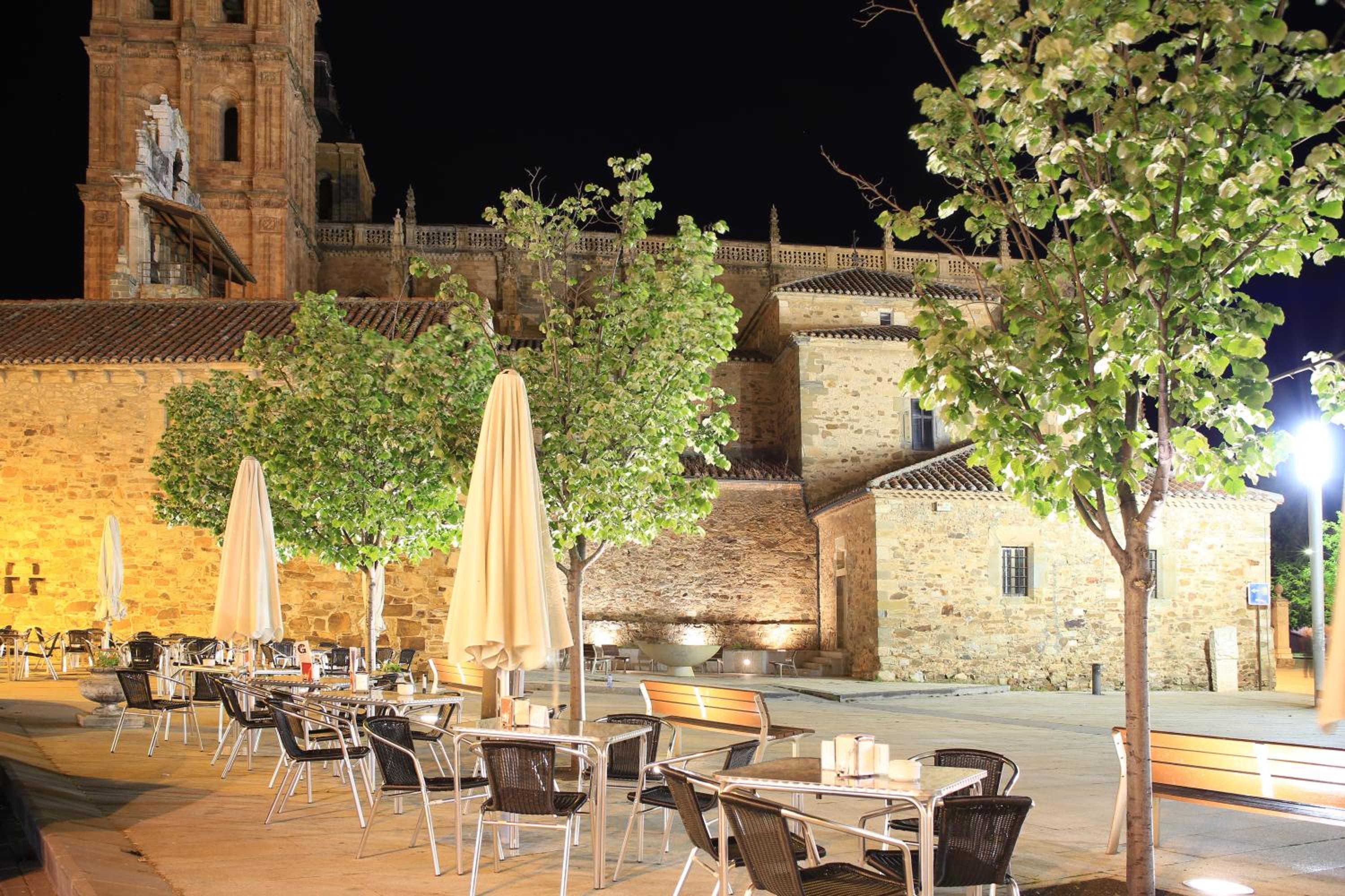Hotel Gaudi Astorga 48/48