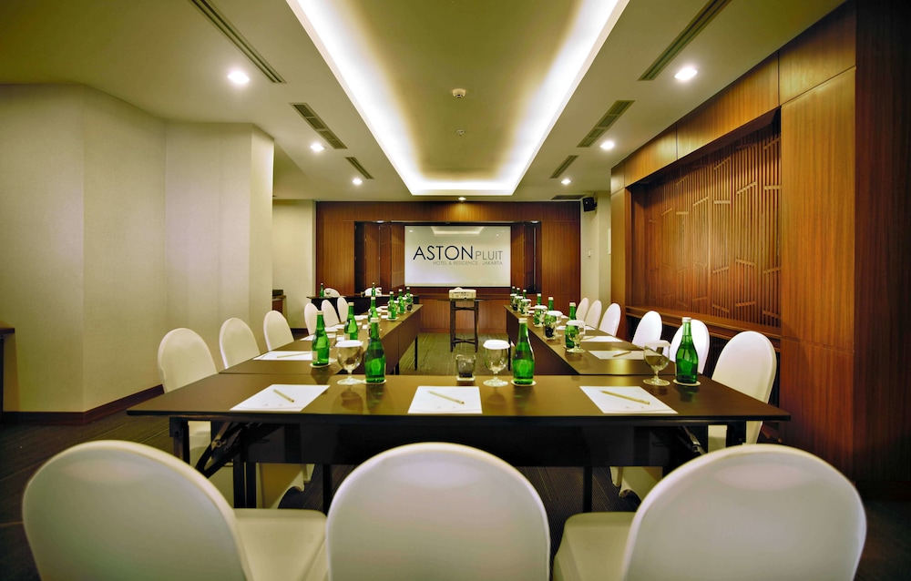 Aston Pluit Hotel and Residence 51/66