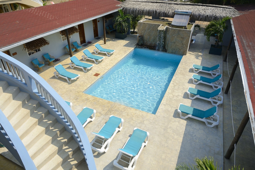 Parrot Cove Lodge 4/72