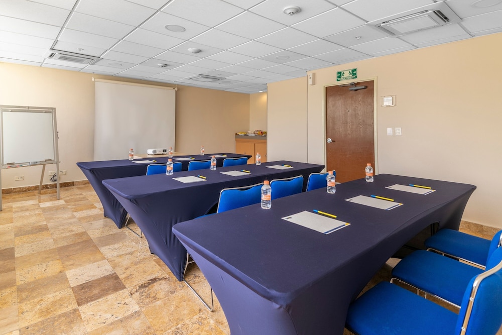 City Express by Marriott Cancun 58/68