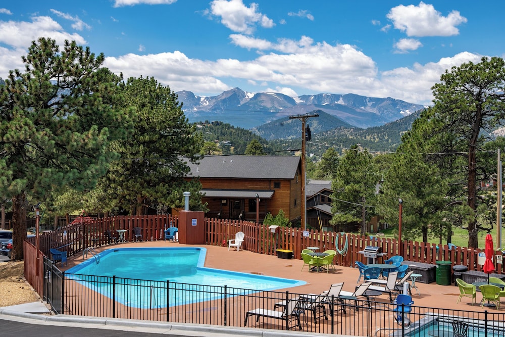 Hotel Estes 62/66