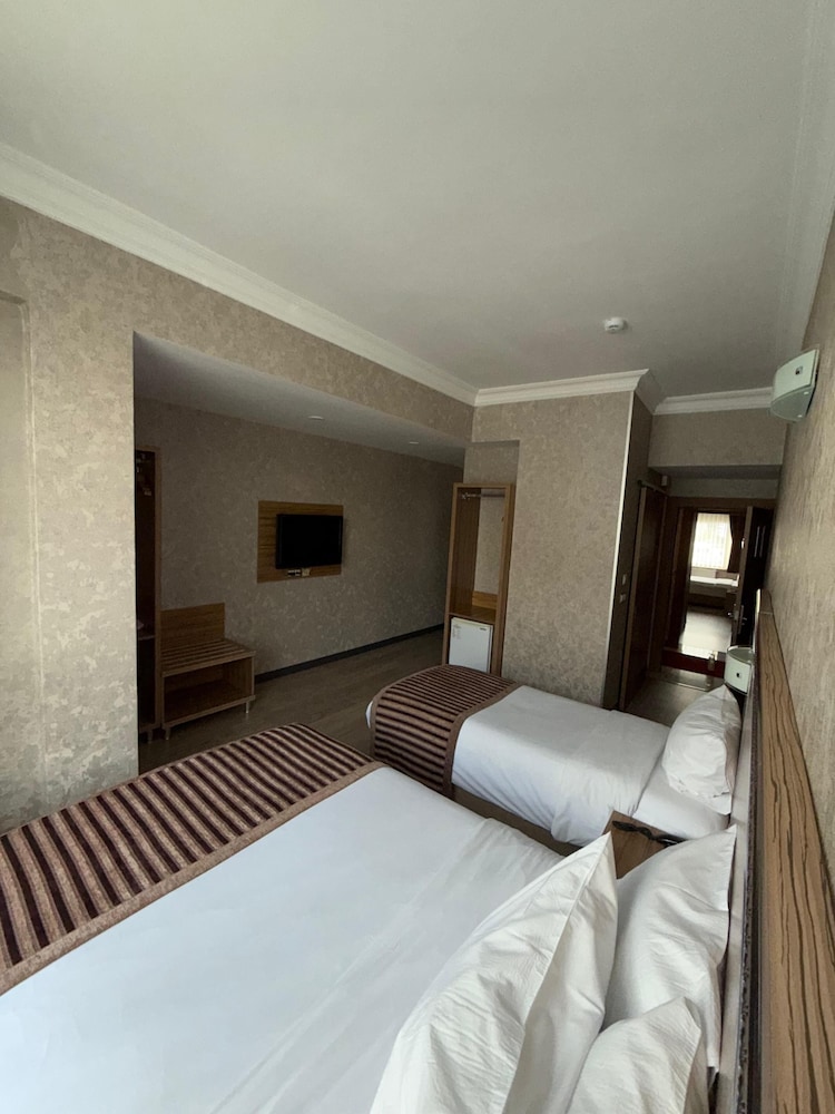 Buyuk Hotel 21/50