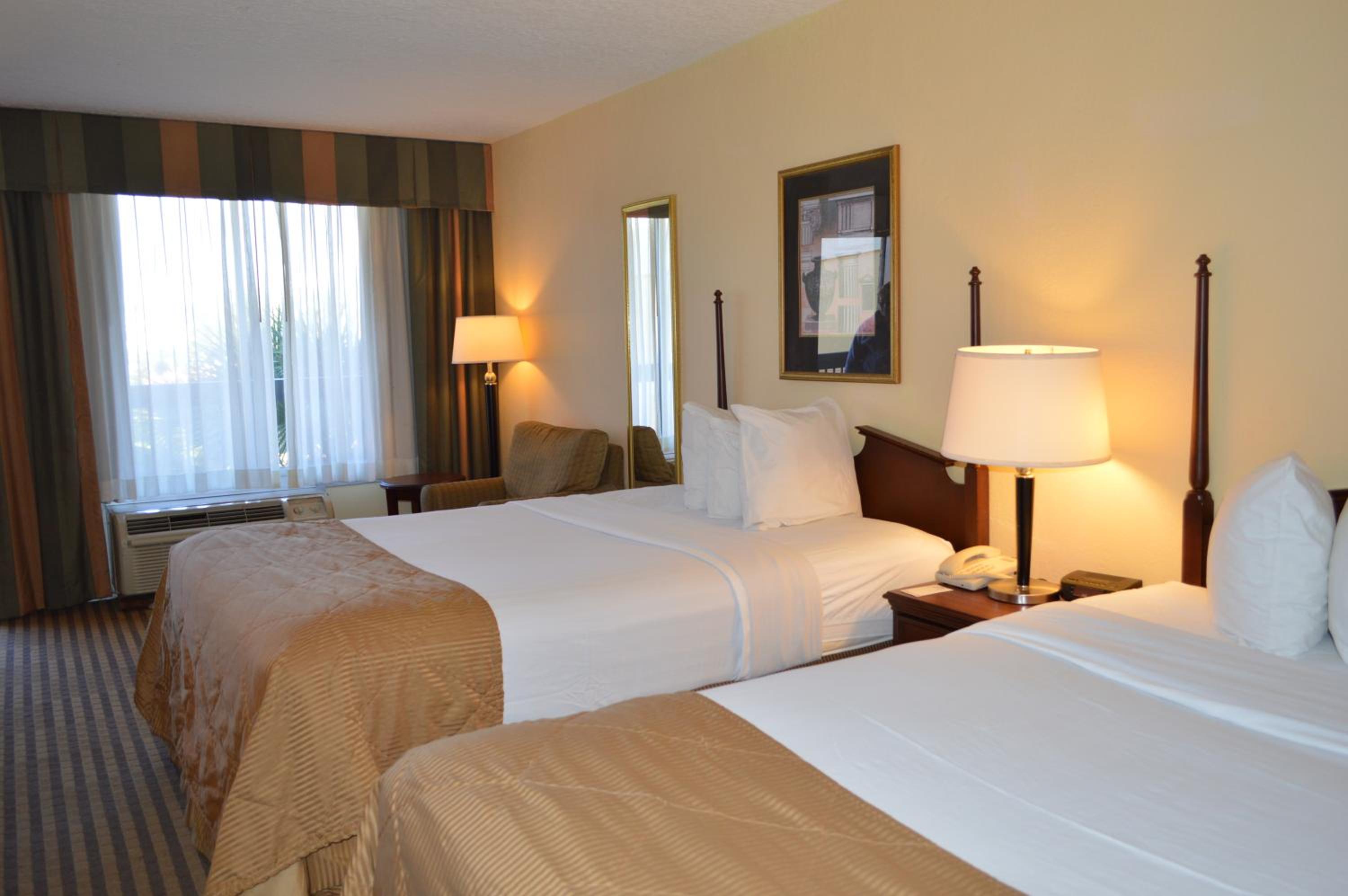 Standard, Queen Bed