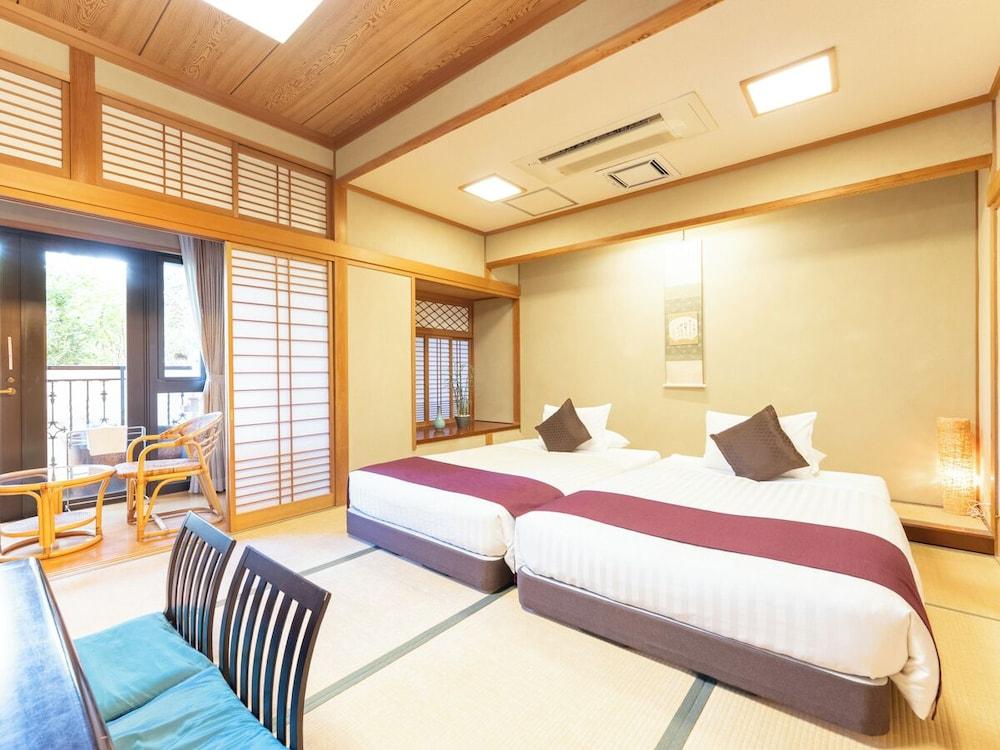 Semi Room, Junior Suite, 2 Semi Double Beds, 3 Futon Beds, Outdoor Bath, Terrace, Smoking
