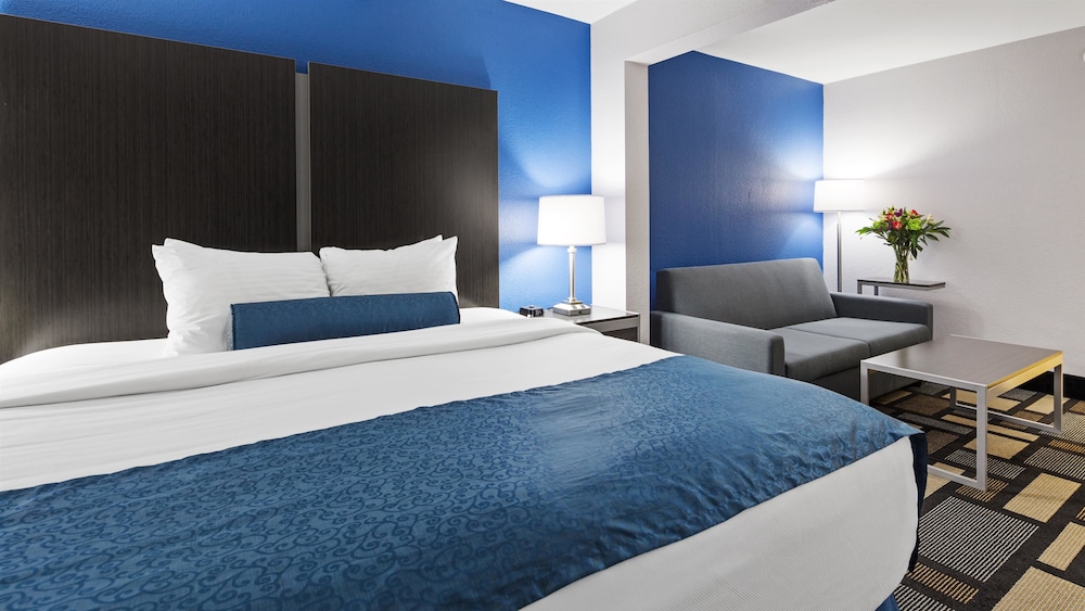 Best Western Plus Birmingham Inn & Suites 9/37