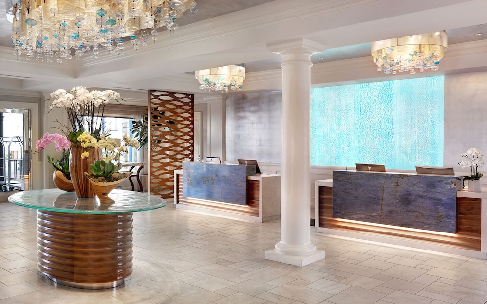 Balboa Bay Resort 10/71