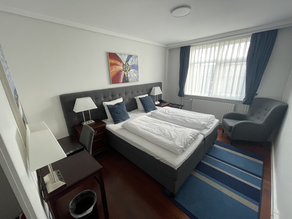 Helnan Phonix Hotel 12/67