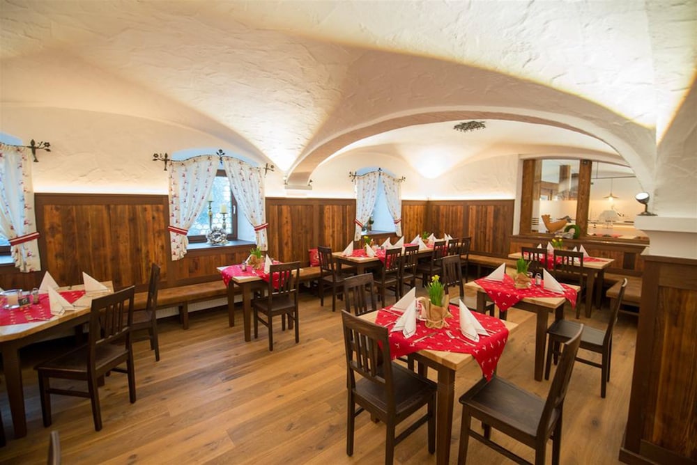 Landgasthof Goldener Pflug 42/54