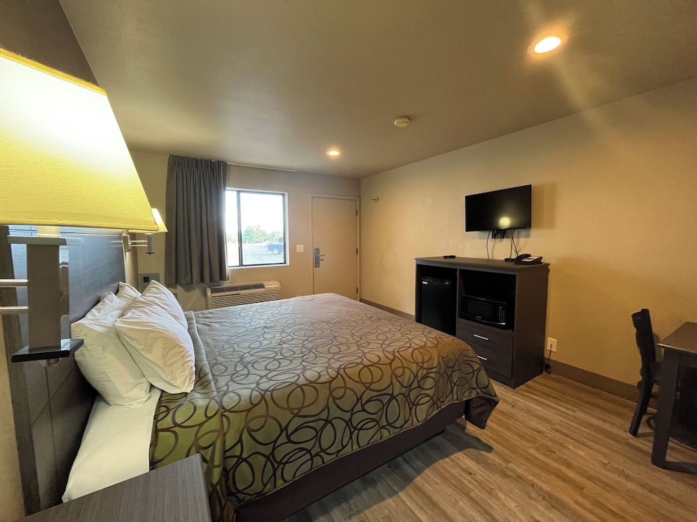 Mountain View Inn 8/31