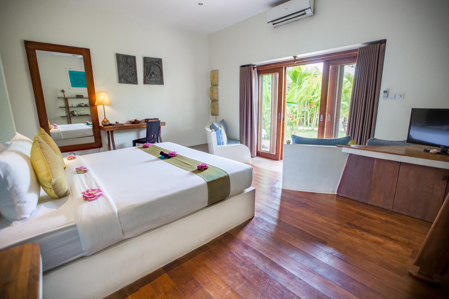 GRAND, DOUBLE BED