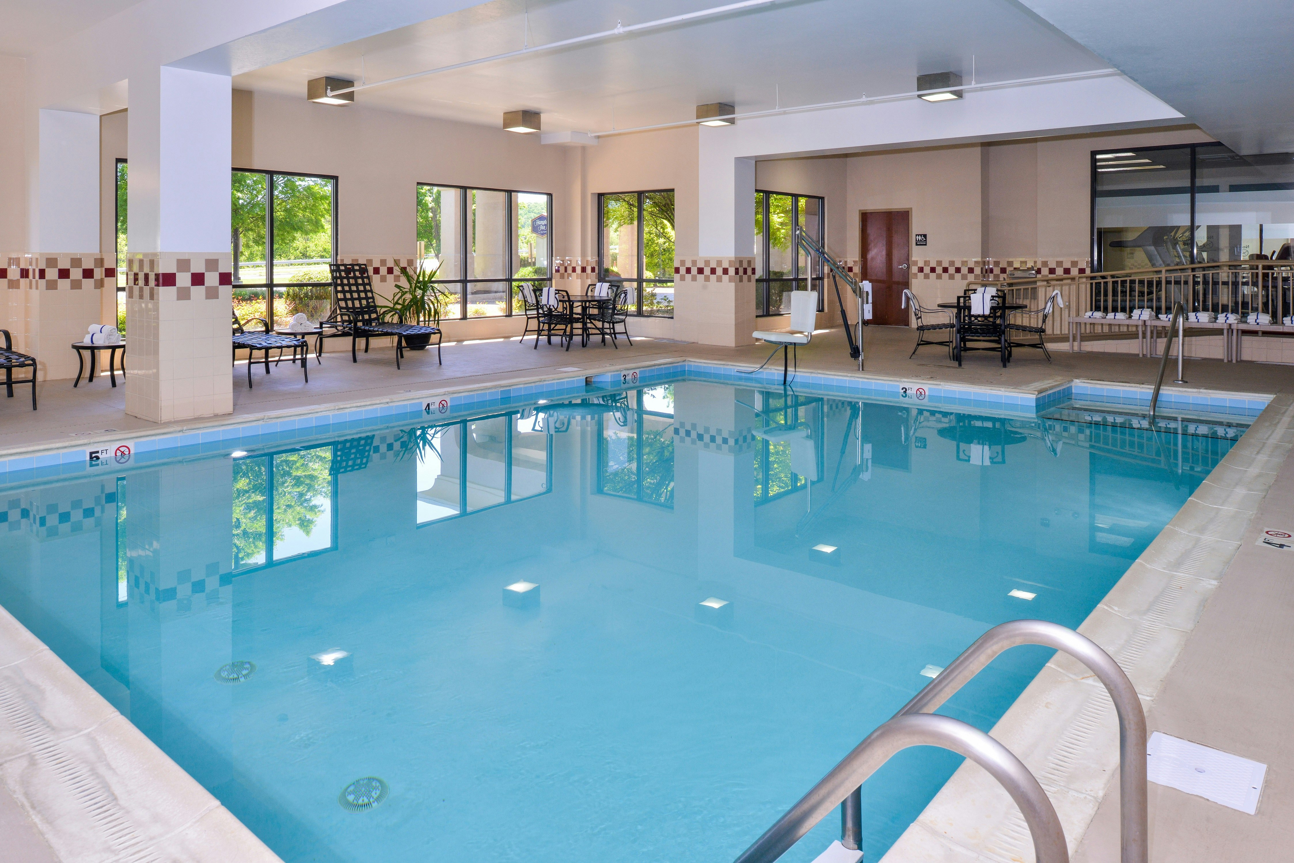 Hampton Inn Waynesboro/Stuarts Draft, VA 22/42