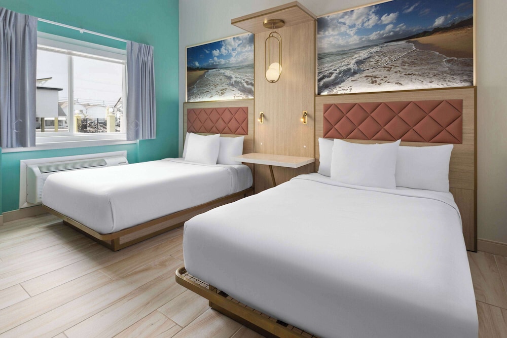 No, 2 Double Beds, Accessible