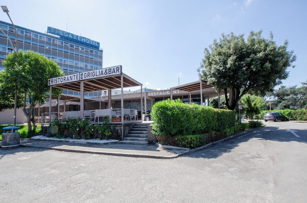 The Gate Hotel 67/71