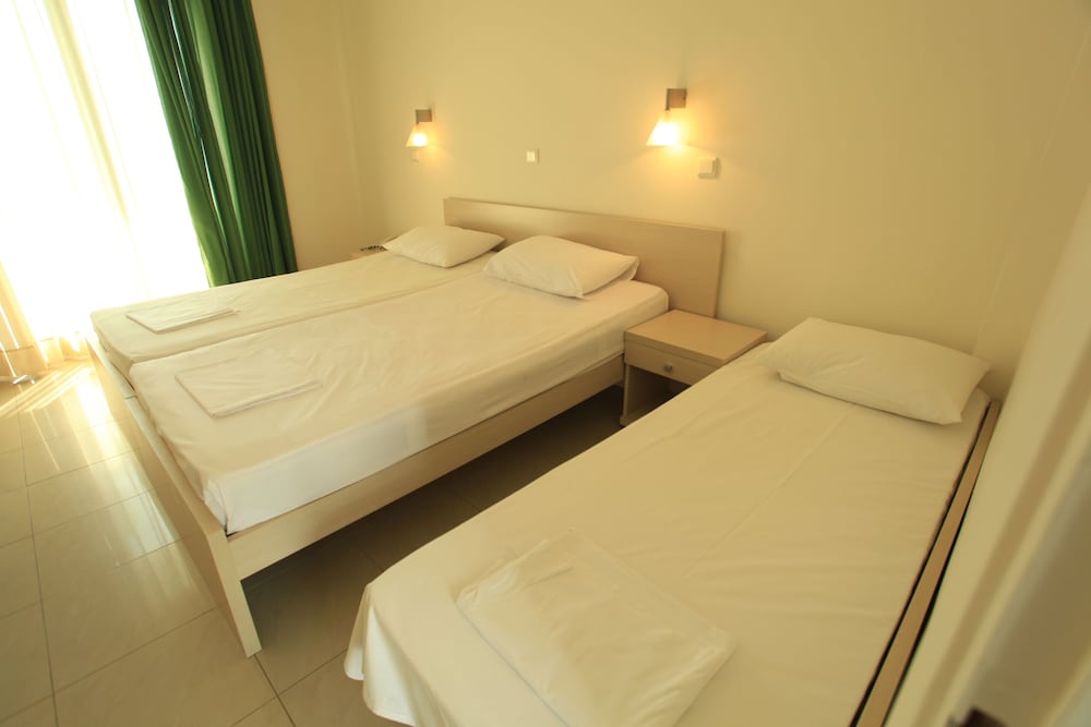 Tosca Beach Hotel 6/50