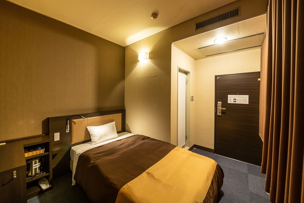 1 BEDROOM, BASIC, SINGLE
