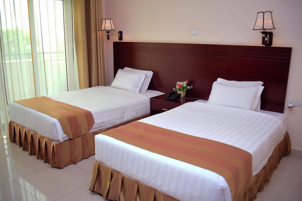 Deluxe, Twin Beds
