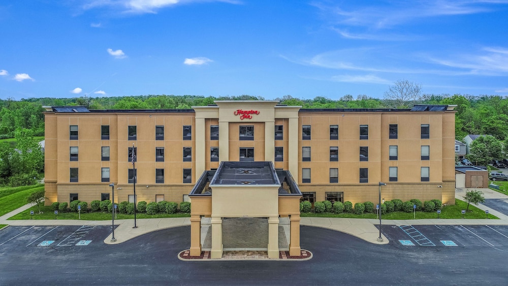 Hampton Inn Greenfield 1/36