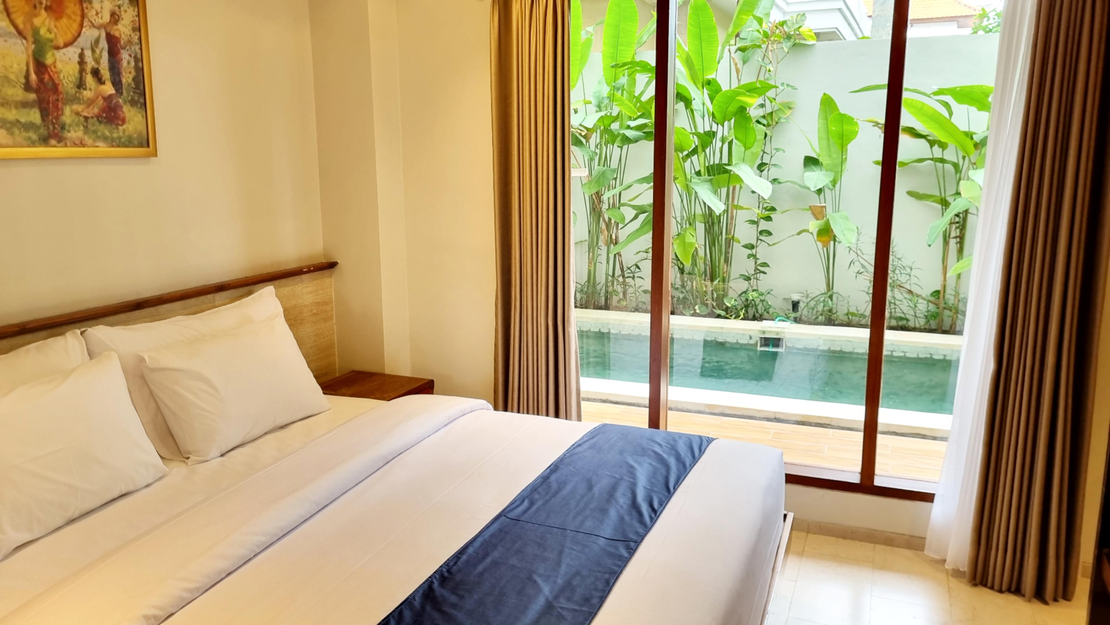2 Bedrooms, Suite, Pool Access