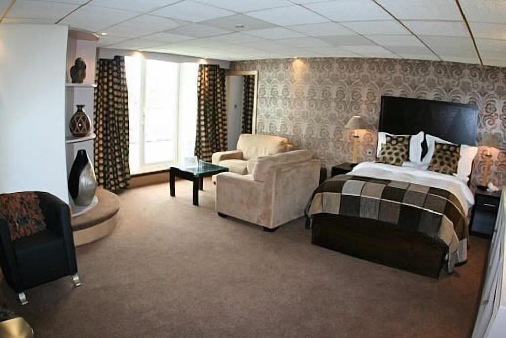 Inn On The Prom 17/42
