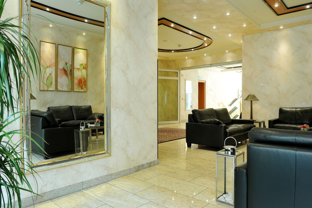 Stadt Munchen Hotel 28/33