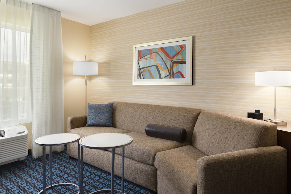 Fairfield Inn & Suites Akron Fairlawn 18/23