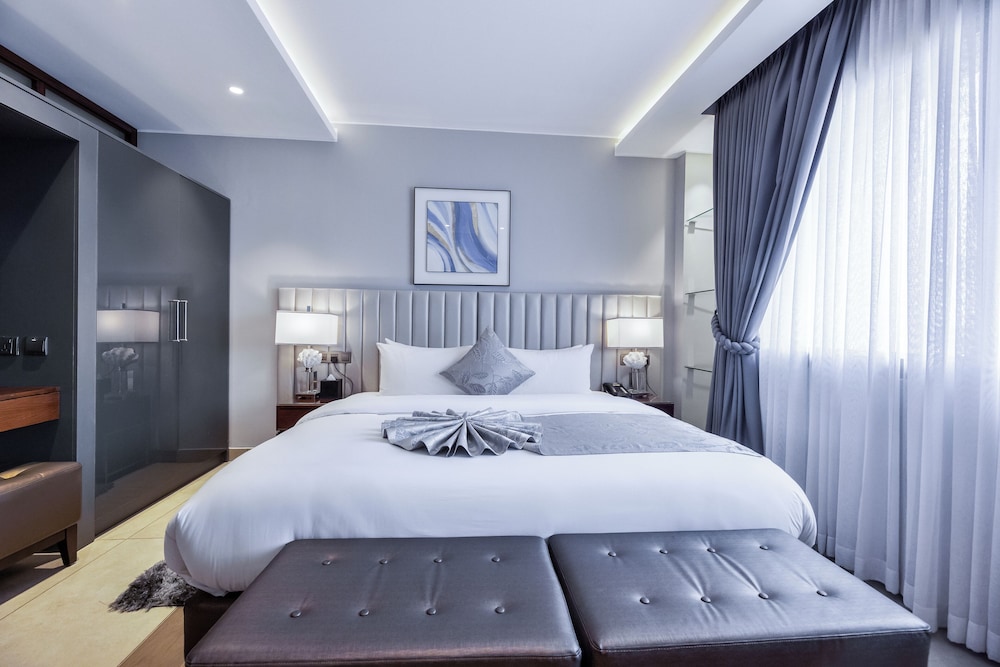 Oak Plaza Suites 28/66