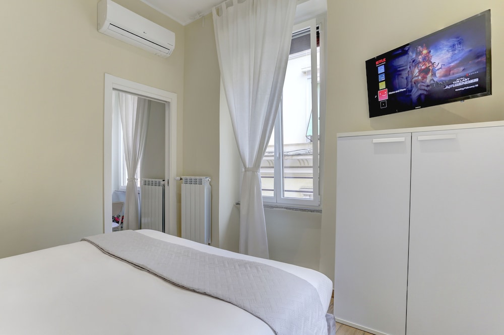 Apartment, Queen Bed, Sofa