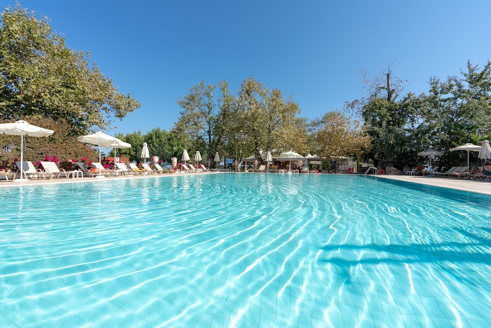 CRONWELL PLATAMON RESORT 46/50