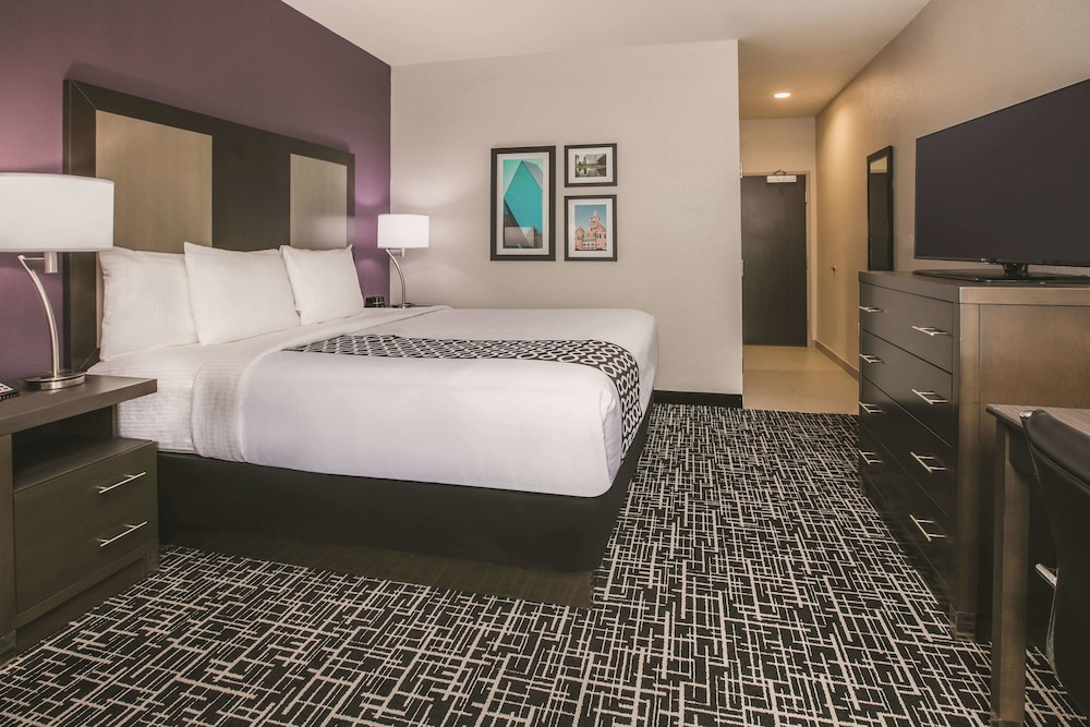 La Quinta Inn & Suites by Wyndham Dallas - Richardson 5/31