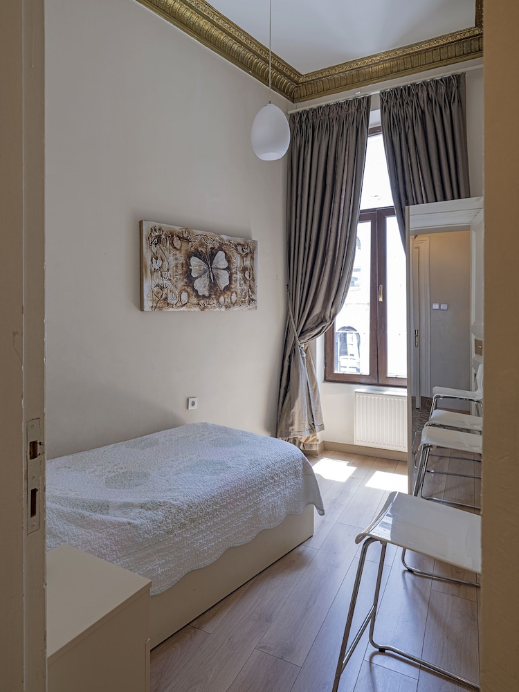 RAGIP PASHA APARTMENTS 28/73