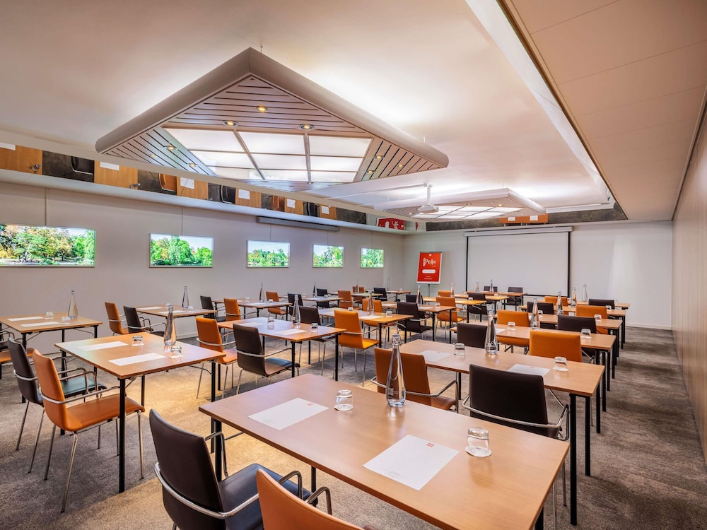Ibis Lausanne Crissier 30/49