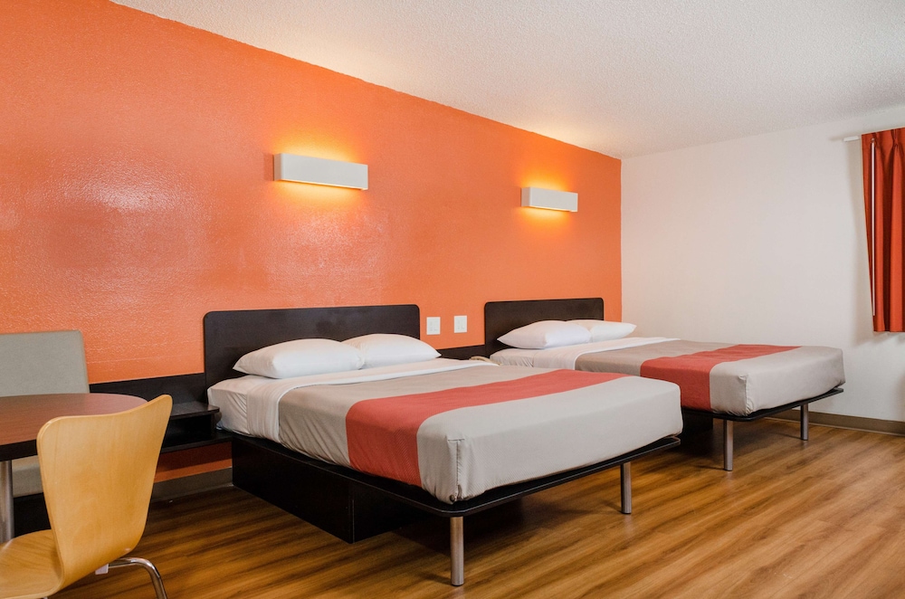 Ramada by Wyndham Merced 33/57