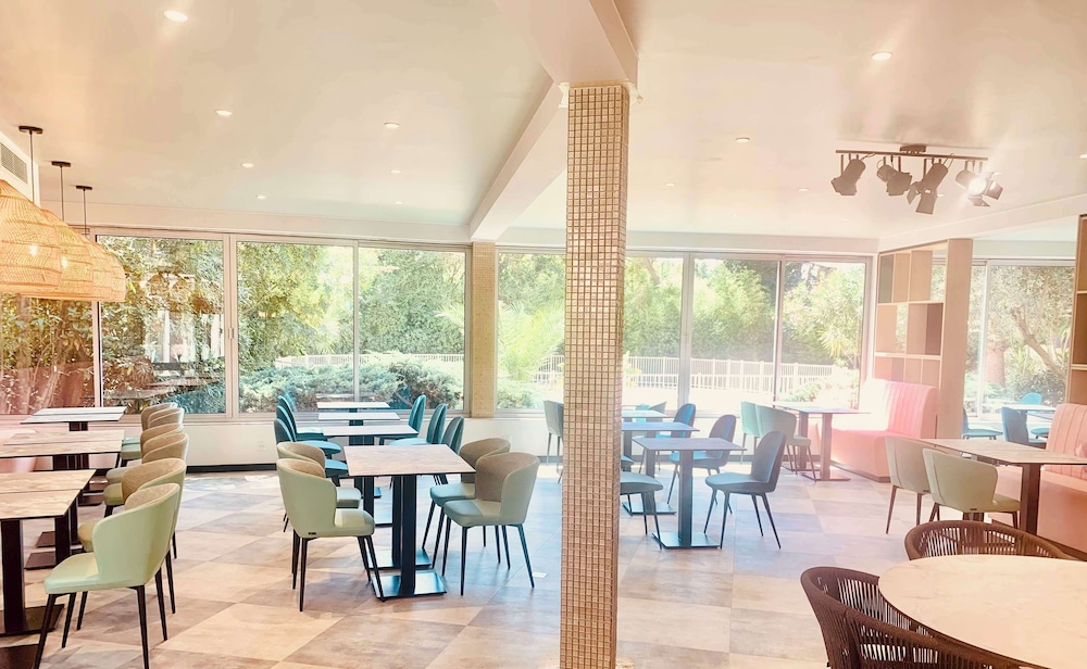 Hollywood Hotel Cannes 32/41