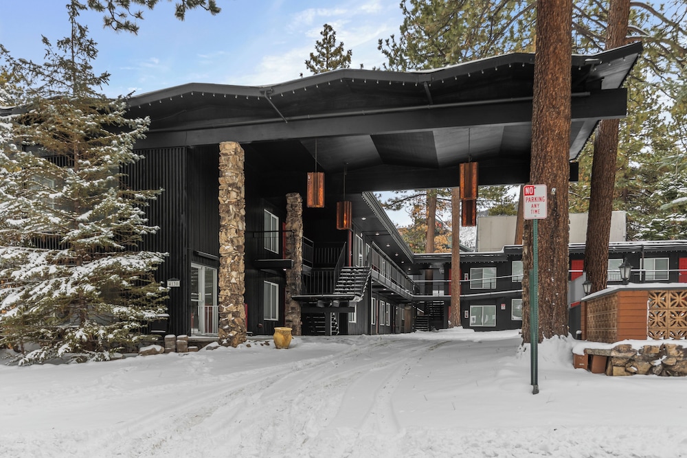 Lake Tahoe Ambassador Lodge 48/57