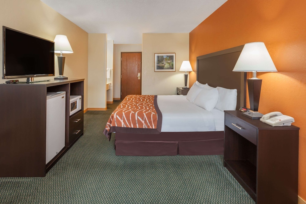 Baymont by Wyndham Midland 5/24