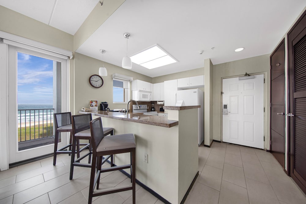 Peninsula Island Resort Spa All Suites 50/66
