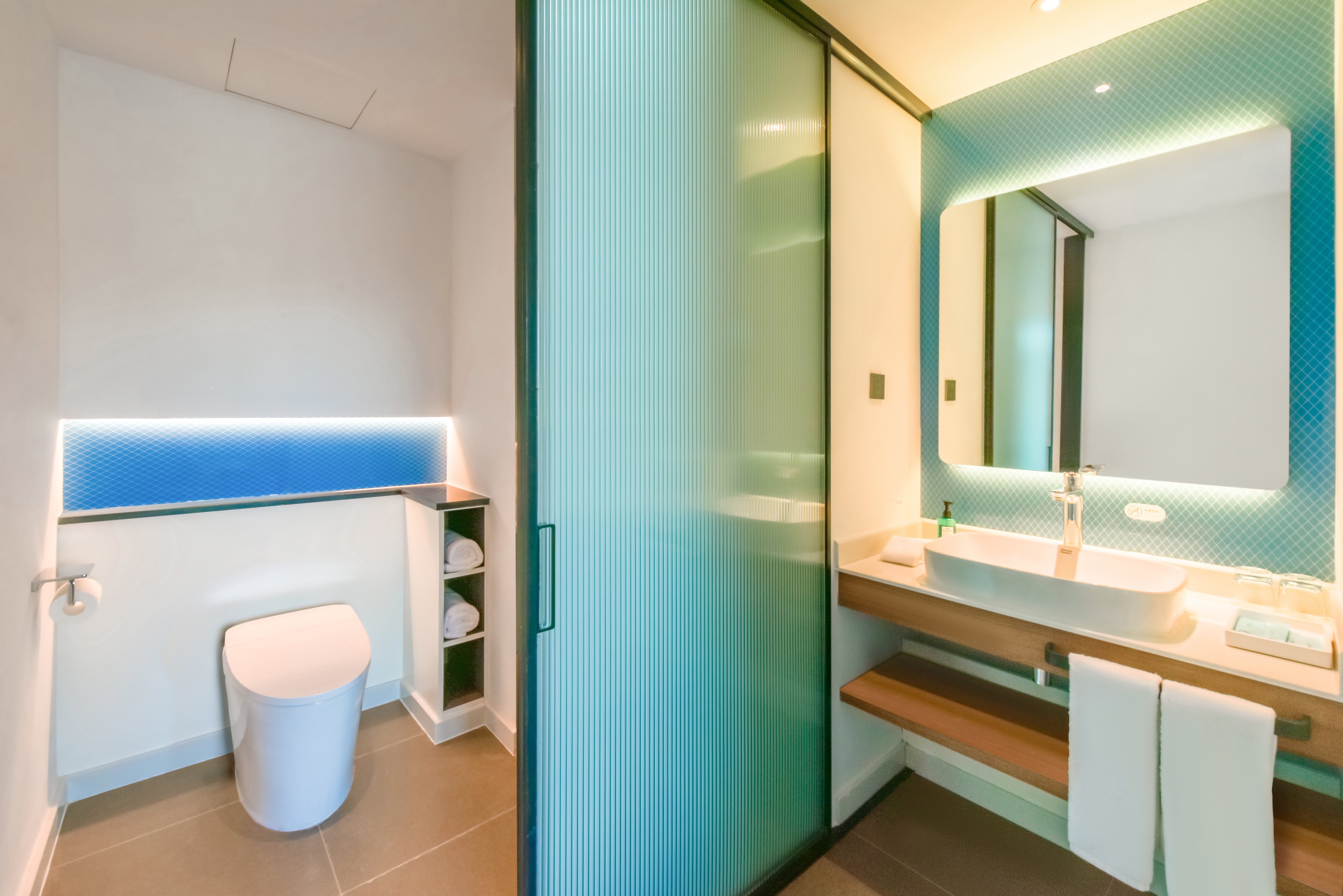 Holiday Inn Express Xining Railway Station 47/49