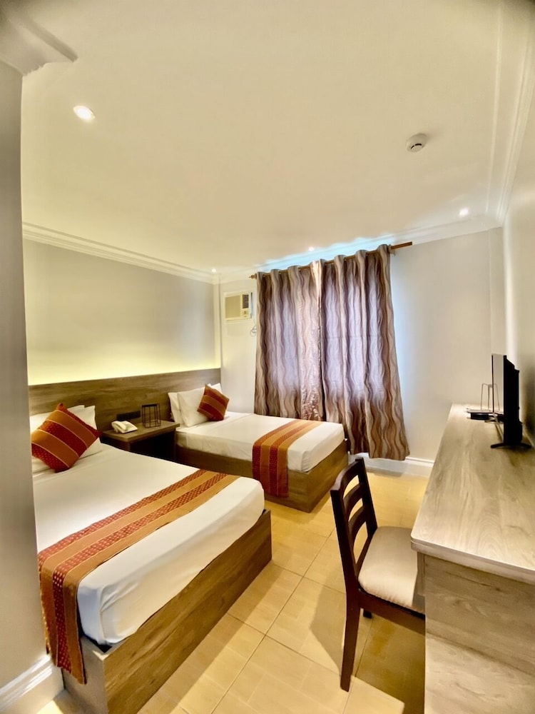OYO 252 Hotel Euroasia 11/50
