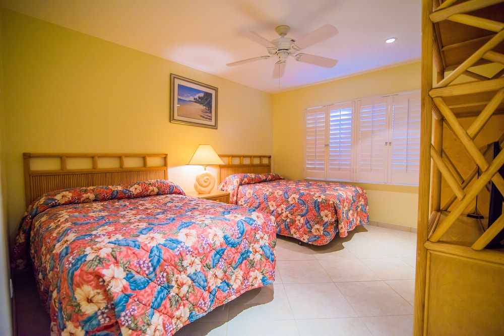 Seven Mile Beach Resort And Club 19/65