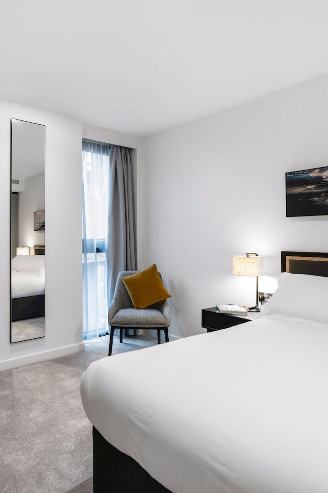 2 BEDROOMS, CITY, APARTMENT, 2 KING BEDS