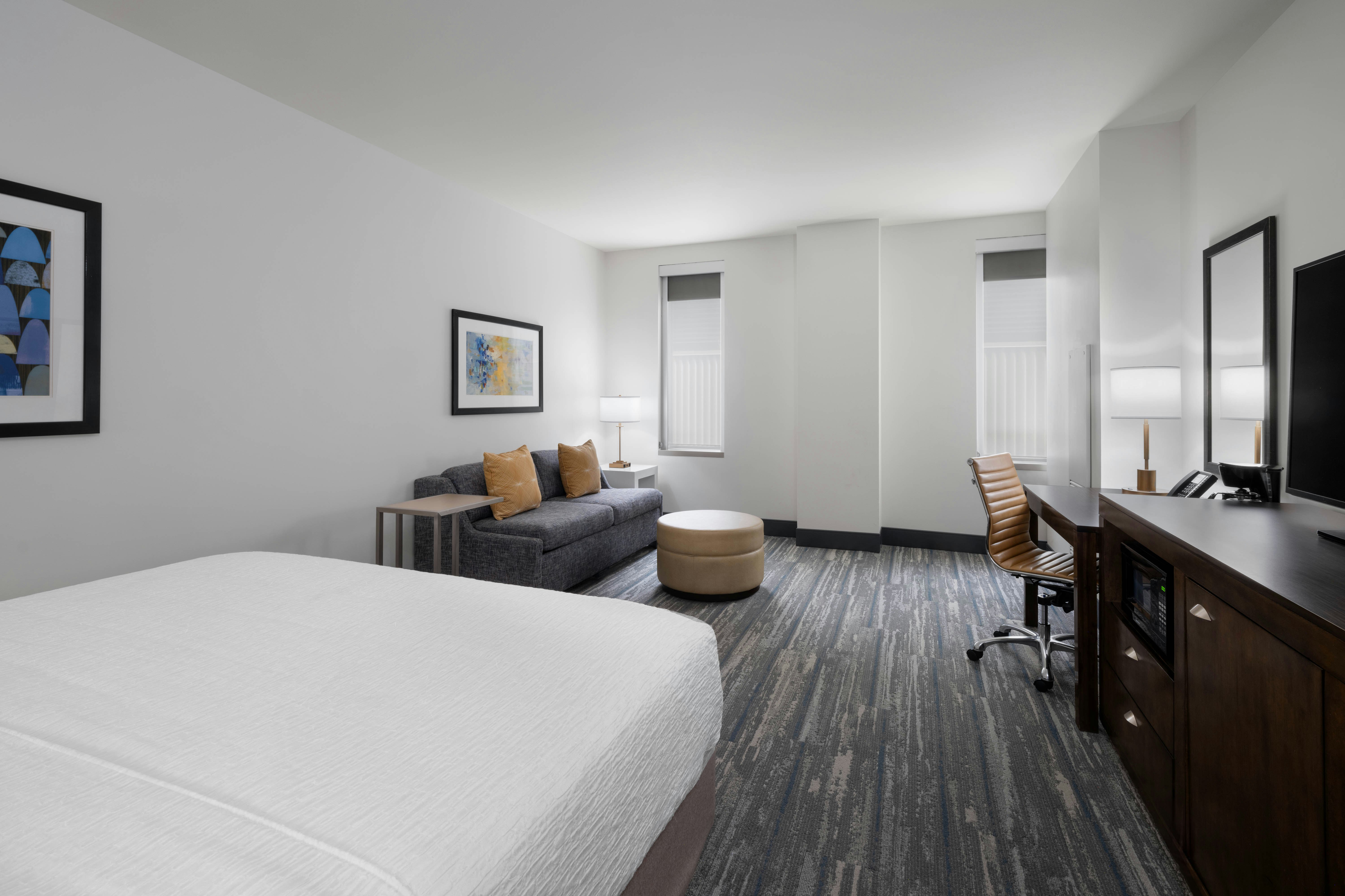 ROOM, KING BED