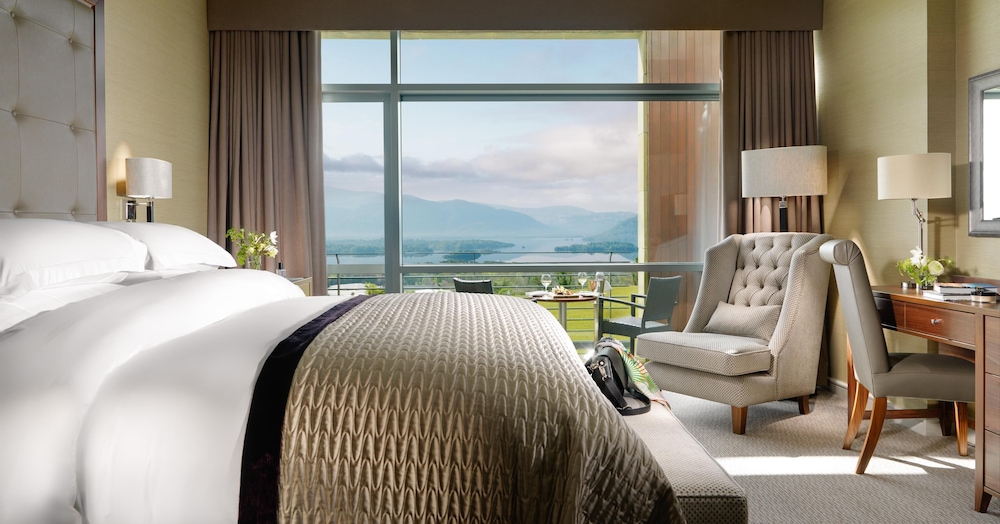 EXECUTIVE, SUITE, KING BED, LAKE VIEW, BALCONY