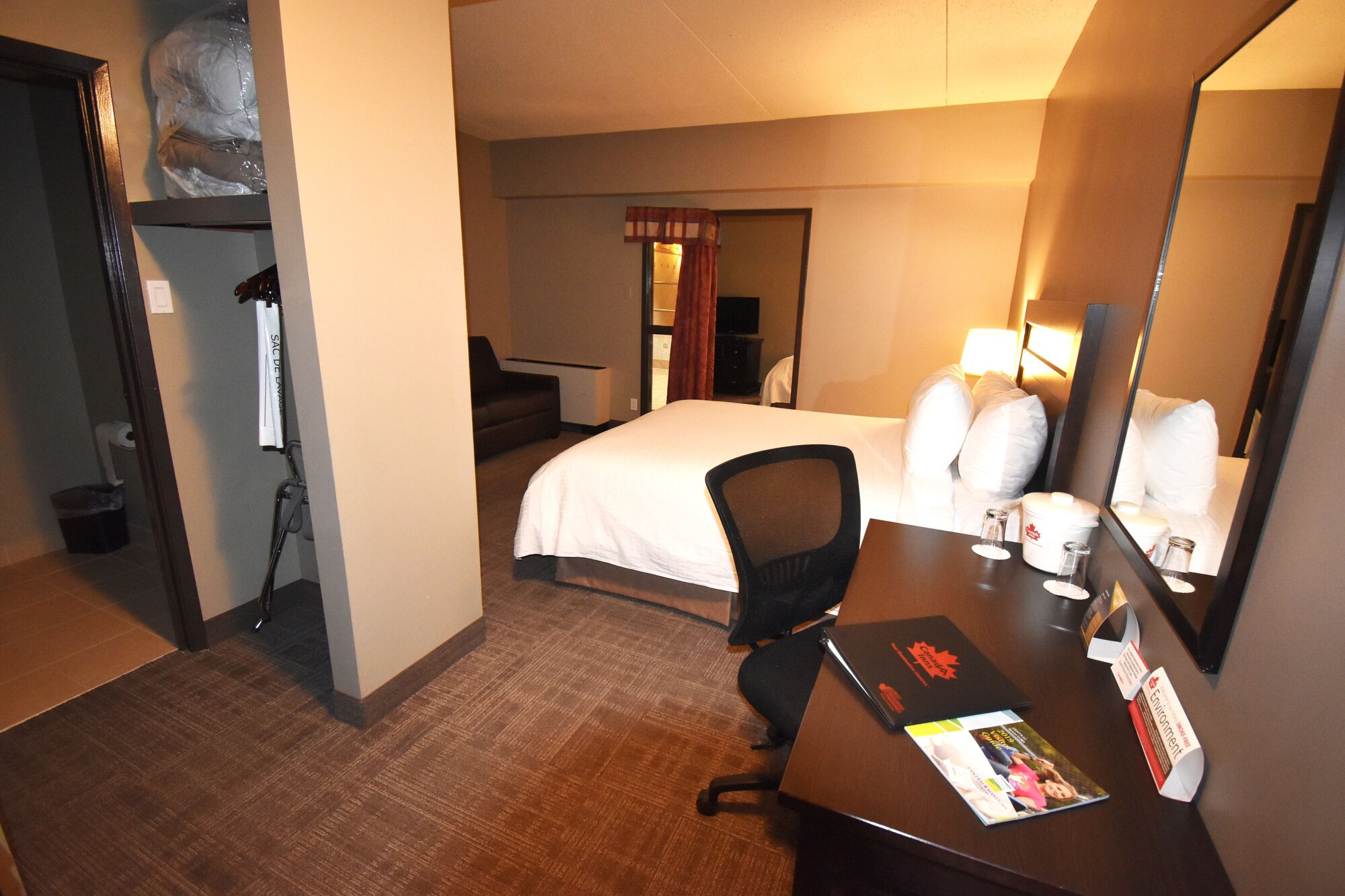Room, Queen Bed, Sofa