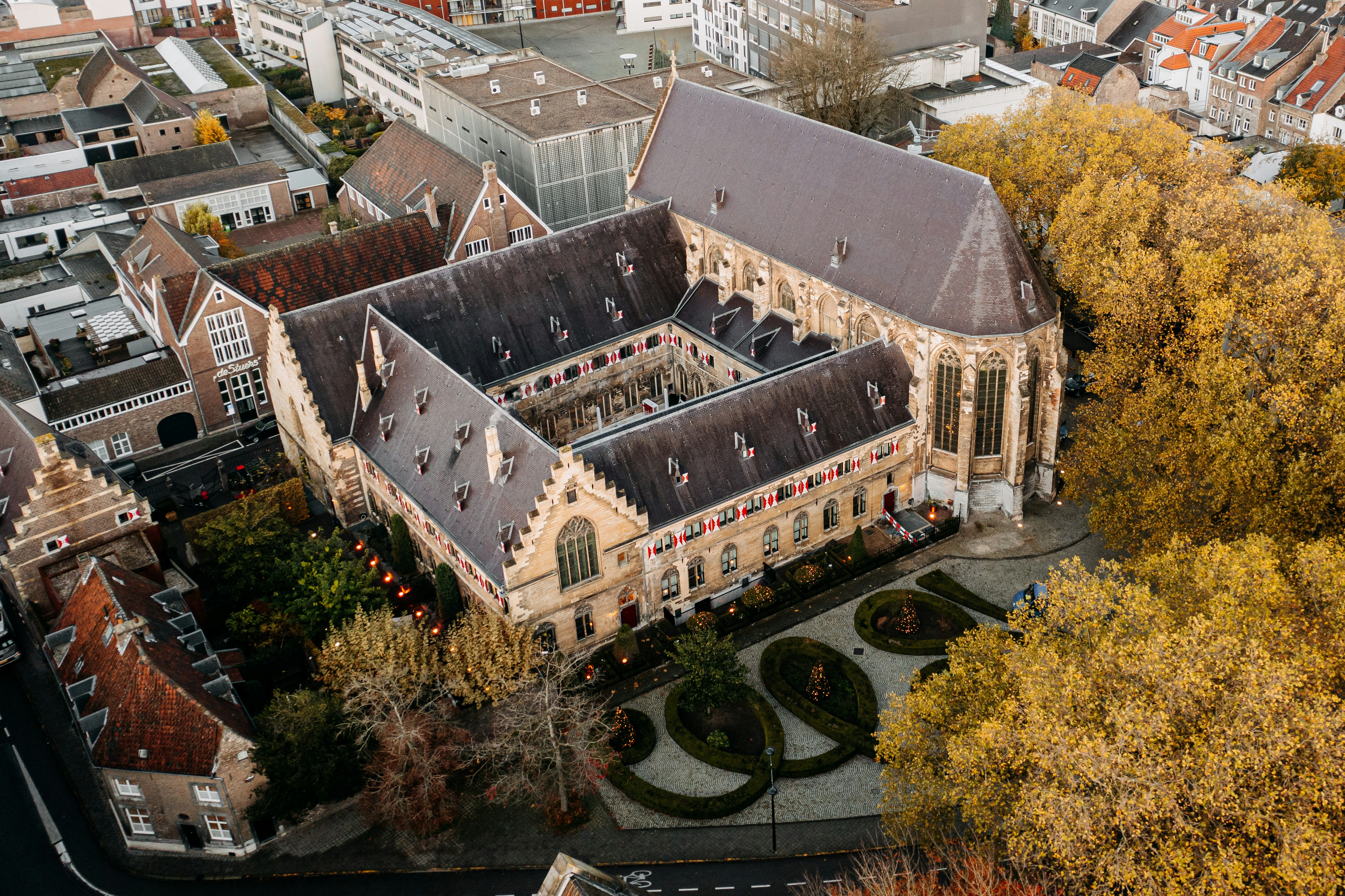 Kruisherenhotel Maastricht 2/25