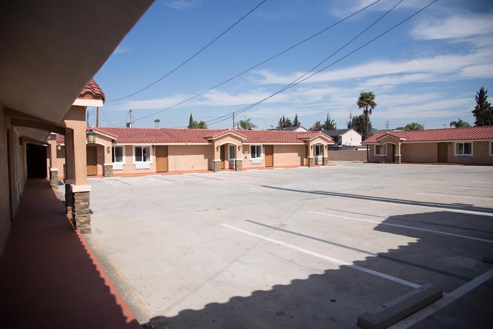 Diamond Bell Inn And Suites 47/54