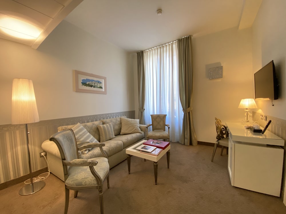 JR Hotels Oriente Bari 28/56
