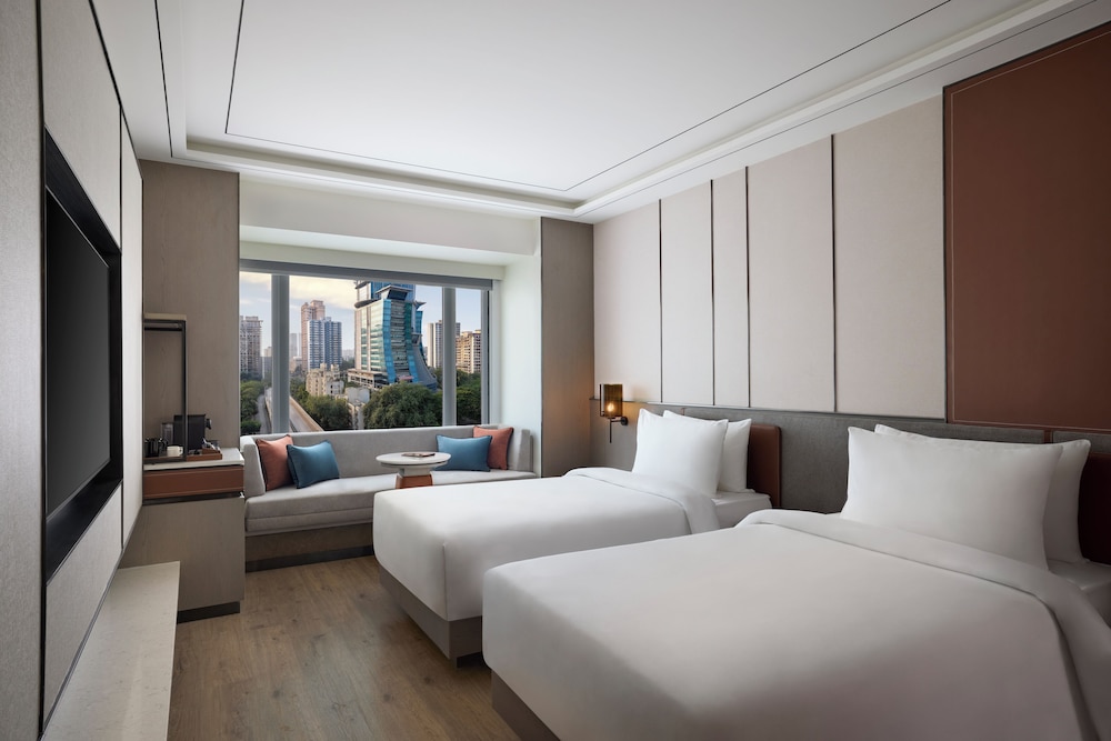 Radisson Mumbai Goregaon 28/75