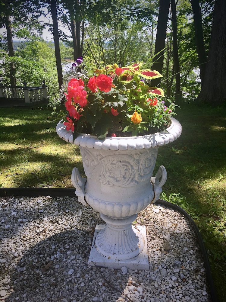 Oakcliff Bed and Breakfast 36/42