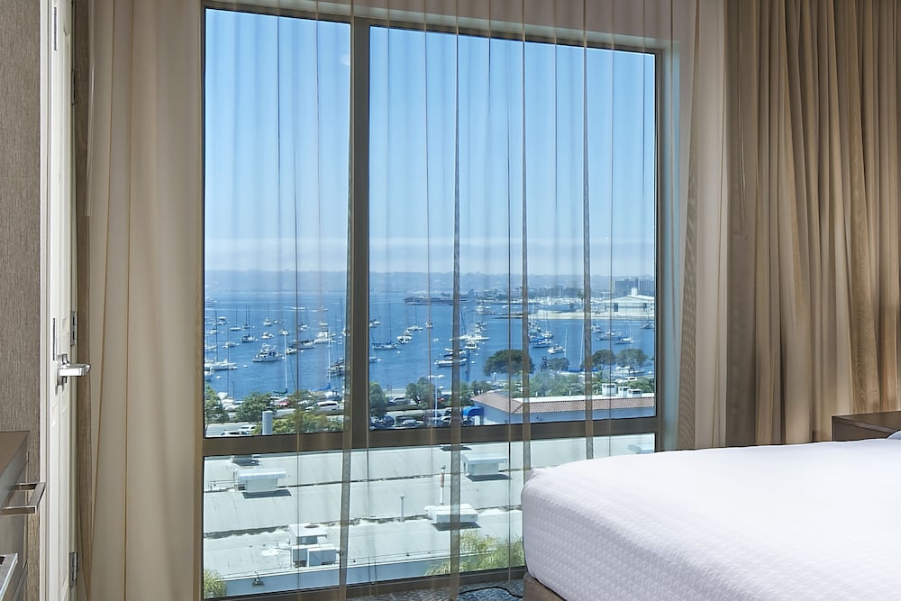 Homewood Suites by Hilton San Diego Downtown/Bayside 29/69