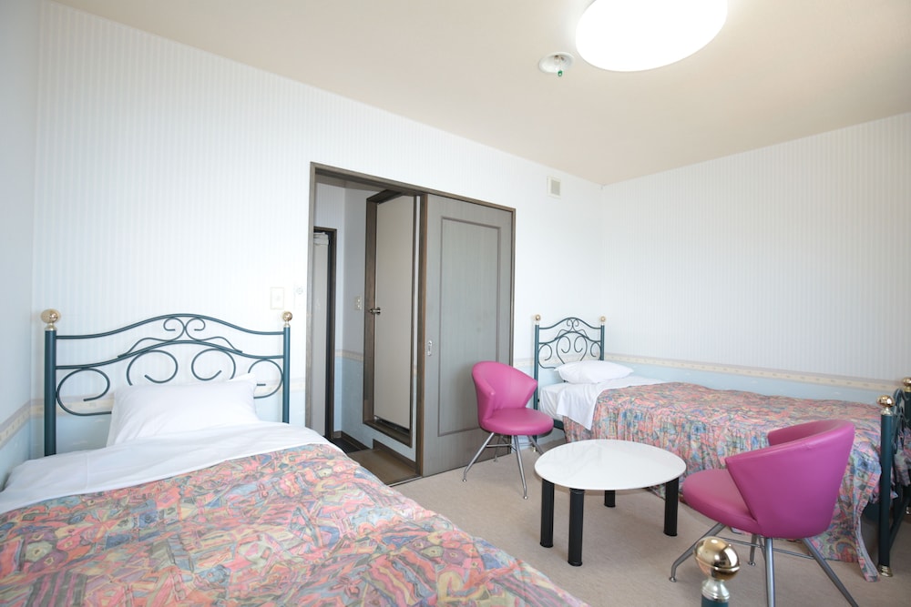 Iruka Hotel 4/47